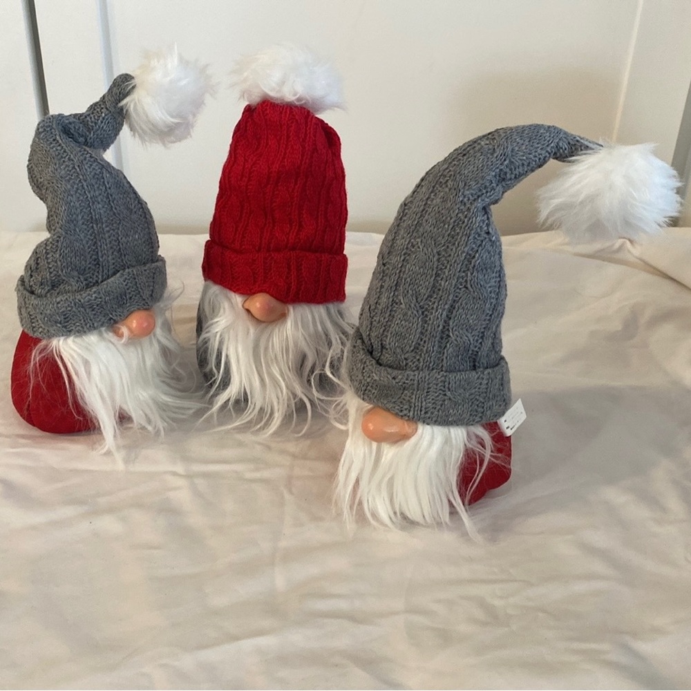 🎉Nordic Gnome Doll Bean Bag Pom Button Nose Gray Knit Hat Valentine’s Party 12"